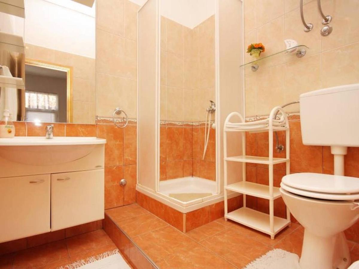 Family Apartment Mirela Borik Zára Kültér fotó